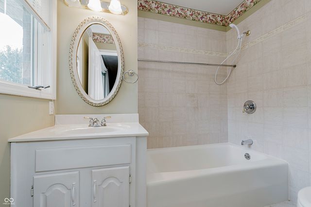 2504 NW Raintree Drive, New Castle, IN 47362