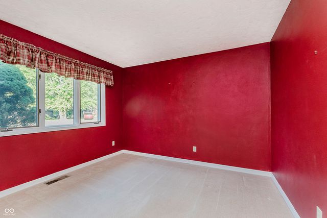 2504 NW Raintree Drive, New Castle, IN 47362