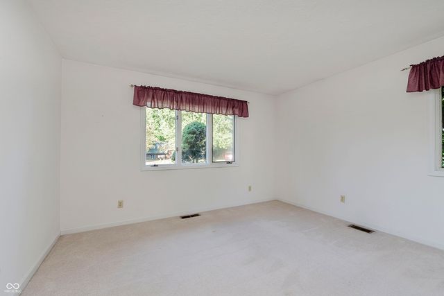 2504 NW Raintree Drive, New Castle, IN 47362