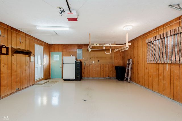 2504 NW Raintree Drive, New Castle, IN 47362