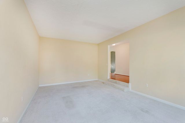 2504 NW Raintree Drive, New Castle, IN 47362