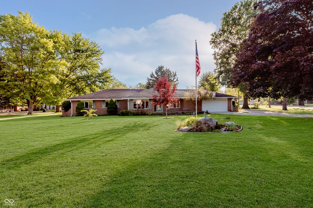 2504 NW Raintree Drive, New Castle, IN 47362