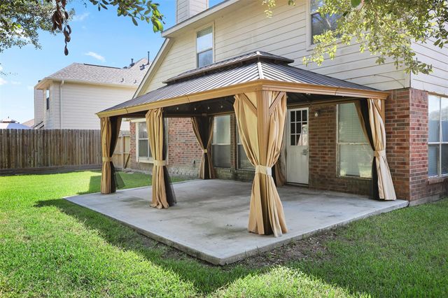 3235 Meadow Bay Lane, Dickinson, TX 77539