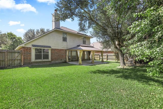 3235 Meadow Bay Lane, Dickinson, TX 77539