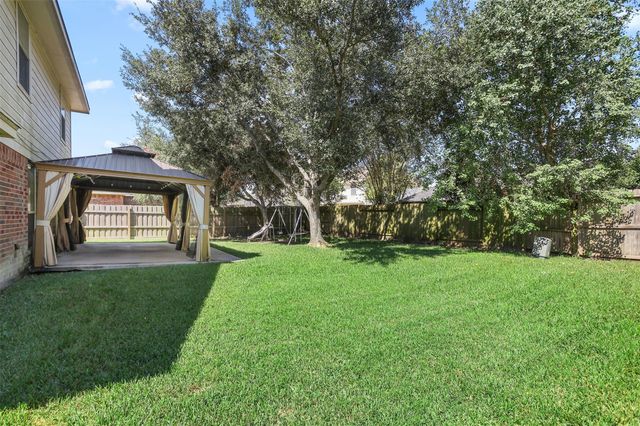 3235 Meadow Bay Lane, Dickinson, TX 77539
