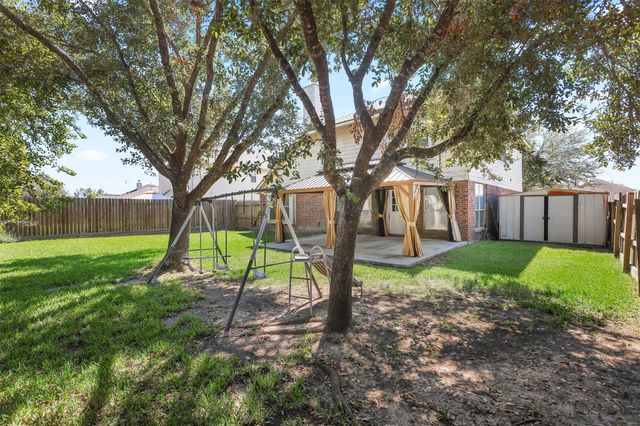 3235 Meadow Bay Lane, Dickinson, TX 77539