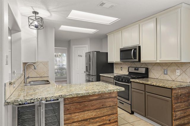 3235 Meadow Bay Lane, Dickinson, TX 77539