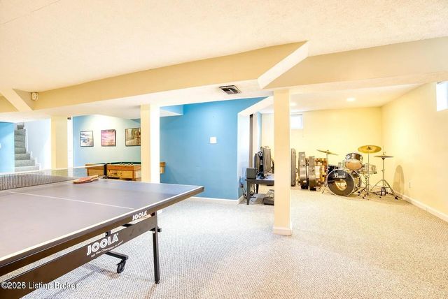 333 Monohan Dr, Louisville, KY 40207