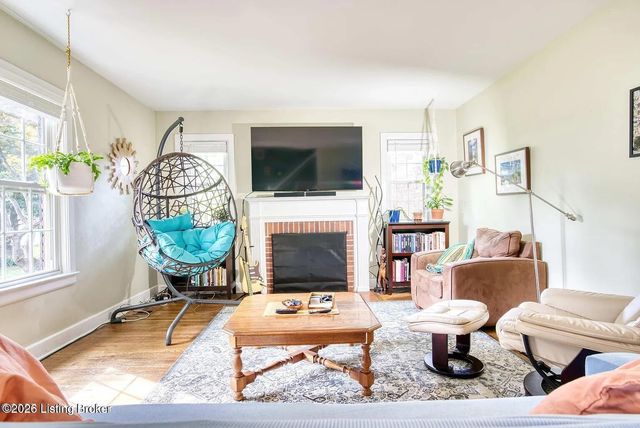333 Monohan Dr, Louisville, KY 40207