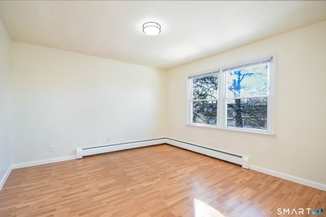 30 Kent Avenue, Bridgeport, CT 06610