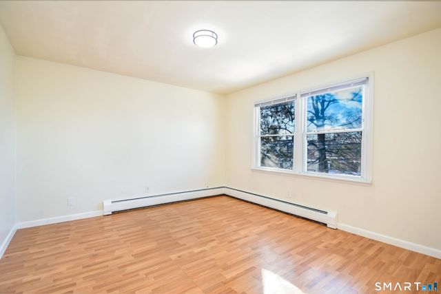 30 Kent Avenue, Bridgeport, CT 06610