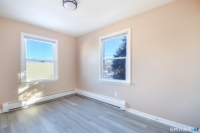 30 Kent Avenue, Bridgeport, CT 06610