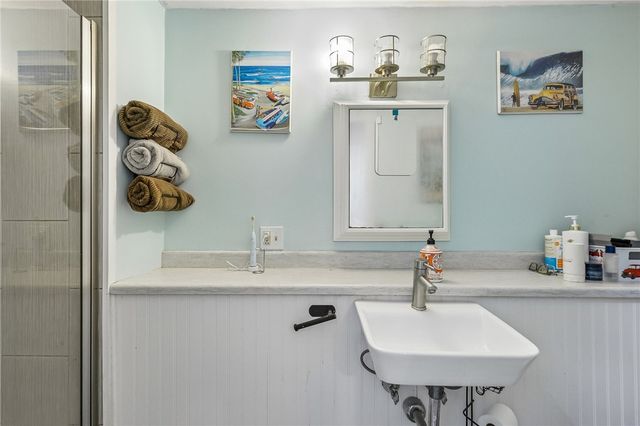 8 Sweet Fern Trail, Narragansett, RI 02874