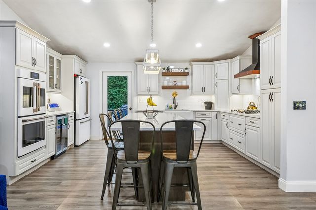 8 Sweet Fern Trail, Narragansett, RI 02874