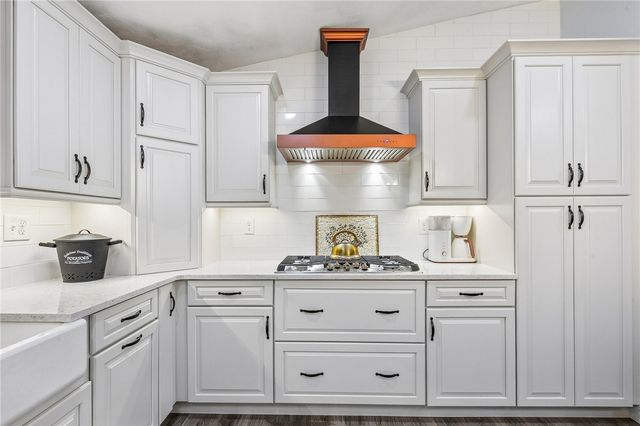 8 Sweet Fern Trail, Narragansett, RI 02874