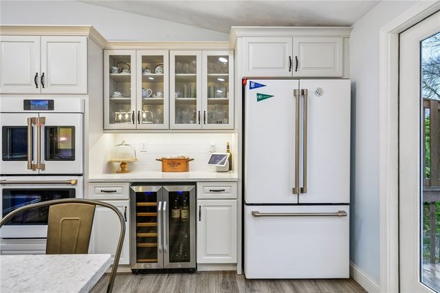 8 Sweet Fern Trail, Narragansett, RI 02874
