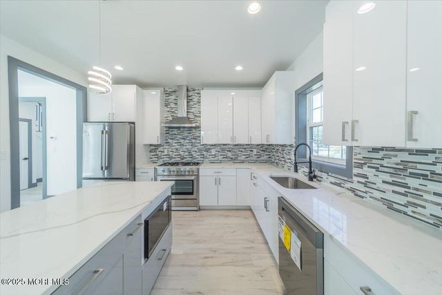 187 Grand Central Parkway, Bayville, NJ 08721