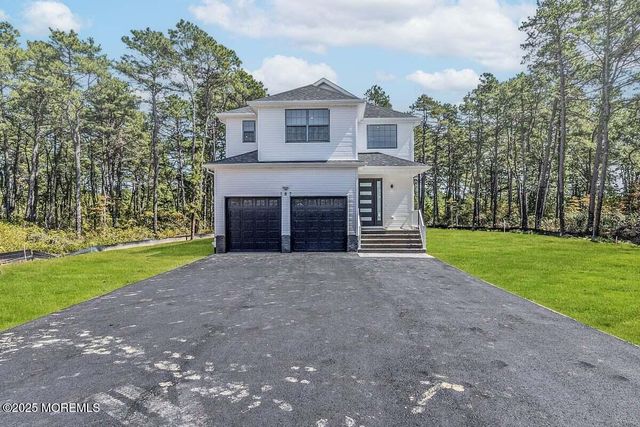 187 Grand Central Parkway, Bayville, NJ 08721