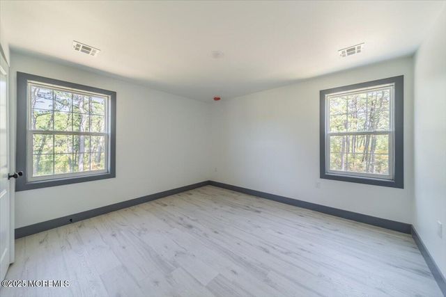 187 Grand Central Parkway, Bayville, NJ 08721