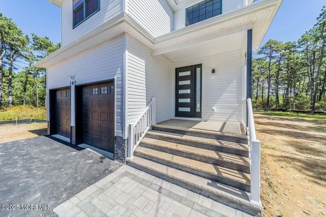 187 Grand Central Parkway, Bayville, NJ 08721