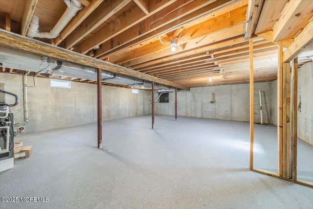 187 Grand Central Parkway, Bayville, NJ 08721