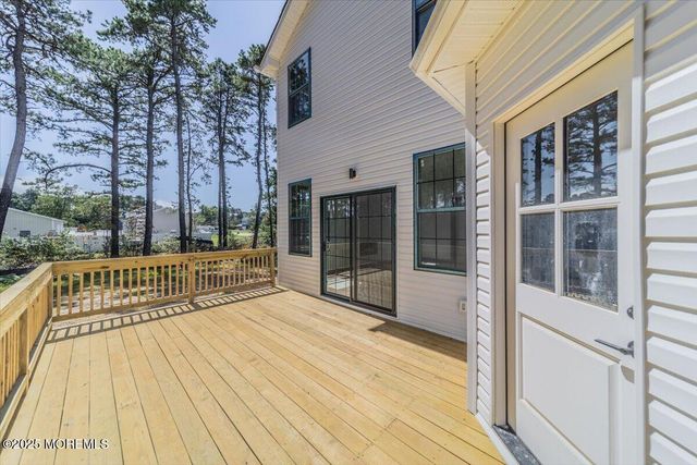 187 Grand Central Parkway, Bayville, NJ 08721