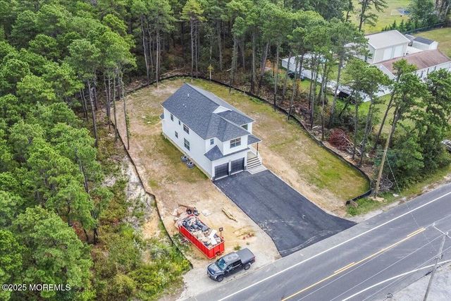 187 Grand Central Parkway, Bayville, NJ 08721