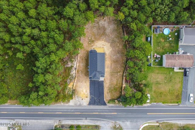 187 Grand Central Parkway, Bayville, NJ 08721