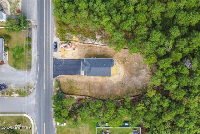 187 Grand Central Parkway, Bayville, NJ 08721