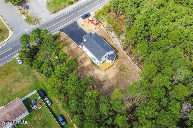 187 Grand Central Parkway, Bayville, NJ 08721