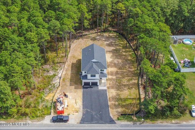 187 Grand Central Parkway, Bayville, NJ 08721