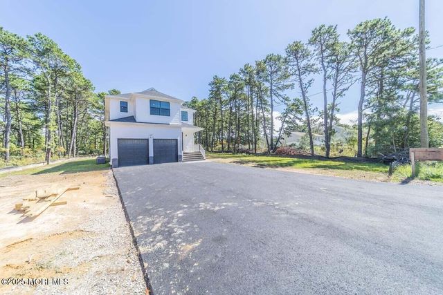 187 Grand Central Parkway, Bayville, NJ 08721