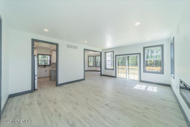 187 Grand Central Parkway, Bayville, NJ 08721