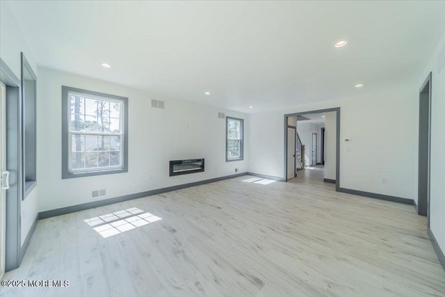 187 Grand Central Parkway, Bayville, NJ 08721