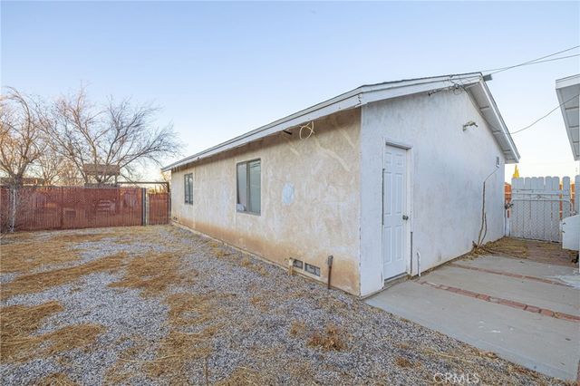 3339 E Avenue S, Palmdale, CA 93550