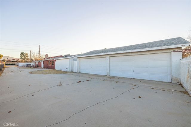 3339 E Avenue S, Palmdale, CA 93550