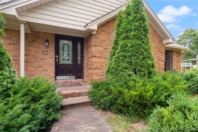 3625 Greenfield Drive, New Albany, IN 47150