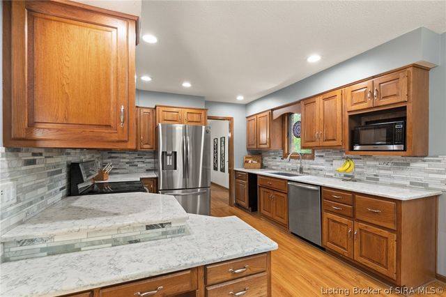 3625 Greenfield Drive, New Albany, IN 47150