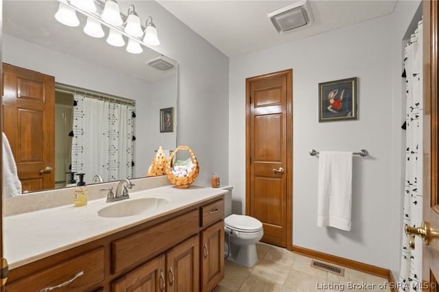 3625 Greenfield Drive, New Albany, IN 47150