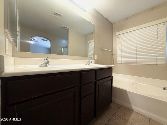 10035 W HESS Street, Tolleson, AZ 85353