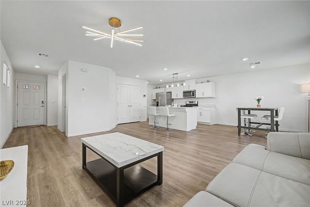 804 Rancho Sedona Avenue, North Las Vegas, NV 89081