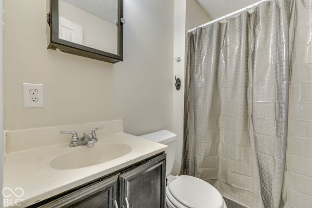 5930 Timber Lake Way, Indianapolis, IN 46237
