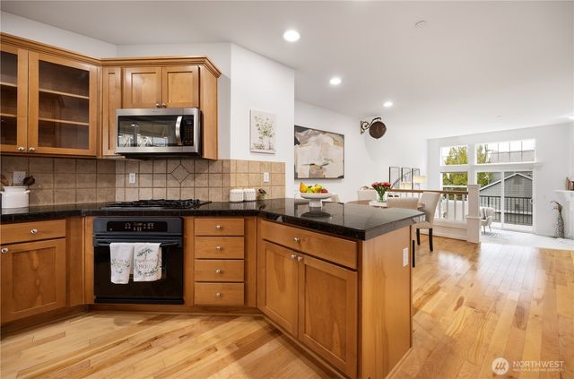 1947 NE Killian Lane, Issaquah, WA 98029