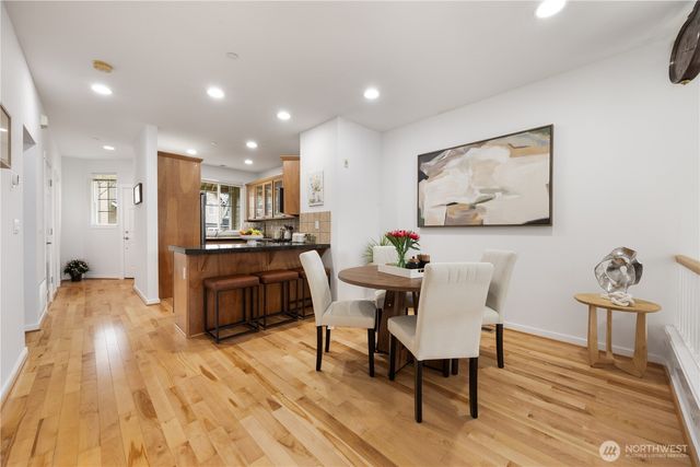 1947 NE Killian Lane, Issaquah, WA 98029