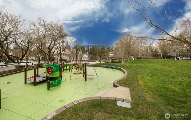 1947 NE Killian Lane, Issaquah, WA 98029