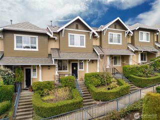 1947 NE Killian Lane, Issaquah, WA 98029