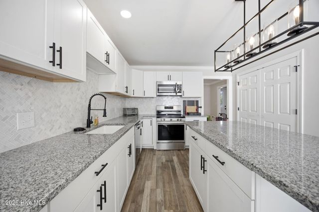 3163 Fox Run Circle, Kinston, NC 28504