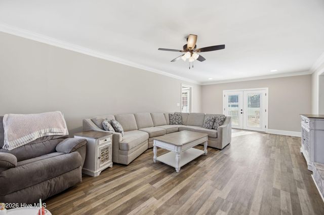 3163 Fox Run Circle, Kinston, NC 28504