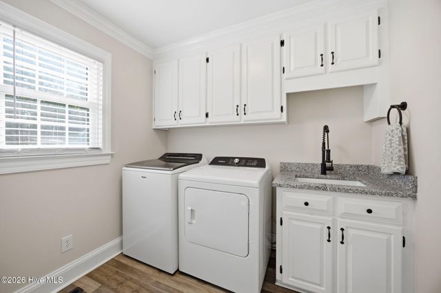 3163 Fox Run Circle, Kinston, NC 28504
