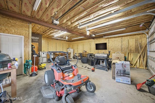 3163 Fox Run Circle, Kinston, NC 28504